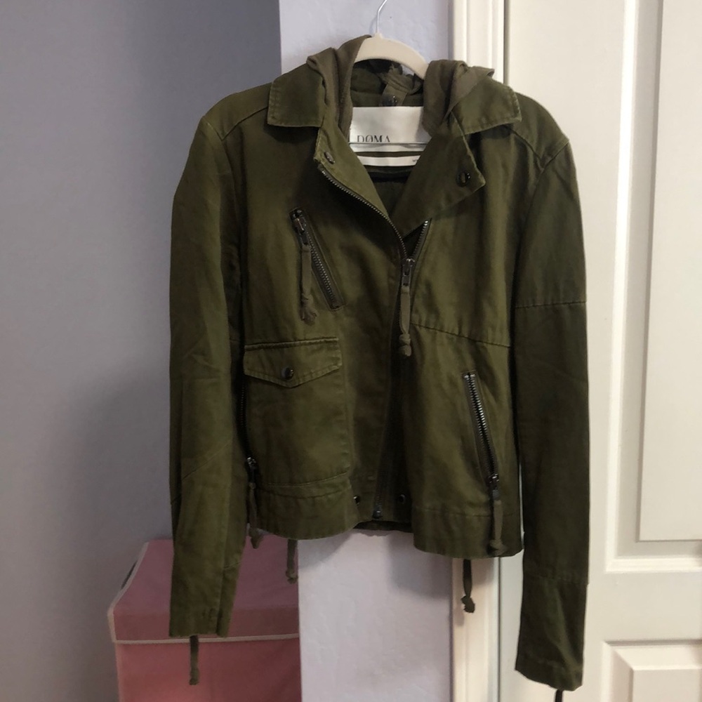 DOMA hooded jacket size L NWOT